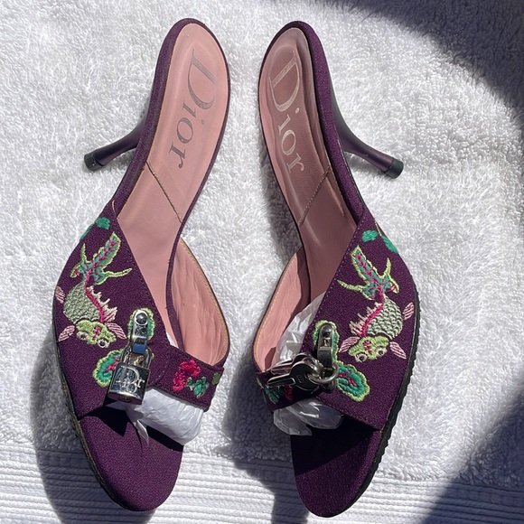 DIOR PURPLE KOI LOCK & KEYS HEELS - Picture 9 of 16